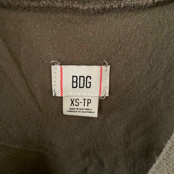 Olive green crop top - Picture 3 of 3